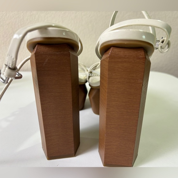 NWT Gianni Bini Cream Patent Parrish Strappy Platform Heeled Sandals 8.5 - Picture 8 of 11